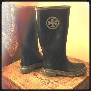 Tory Burch rain boots (black)